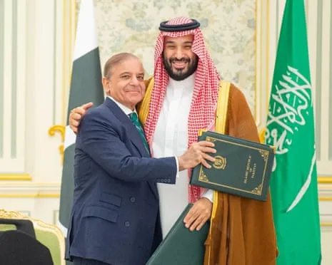 Saudi Arabia and Pakistan Conclude Mutual Defense Treaty